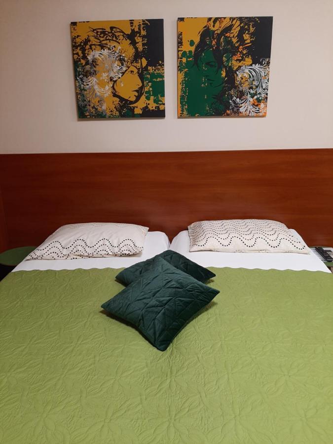 Private Rooms Silvia Varna Exterior photo