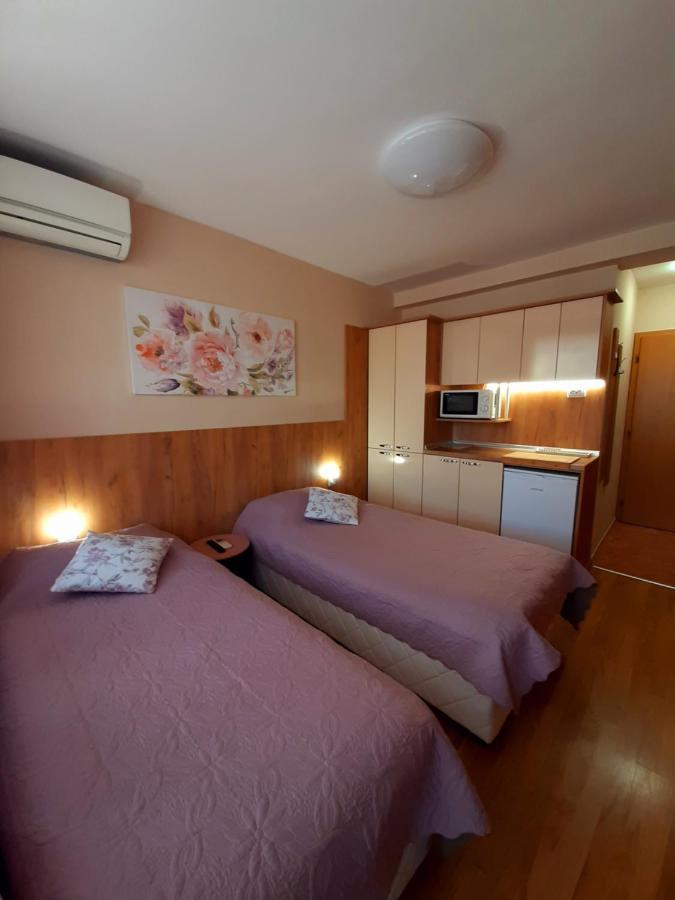 Private Rooms Silvia Varna Exterior photo