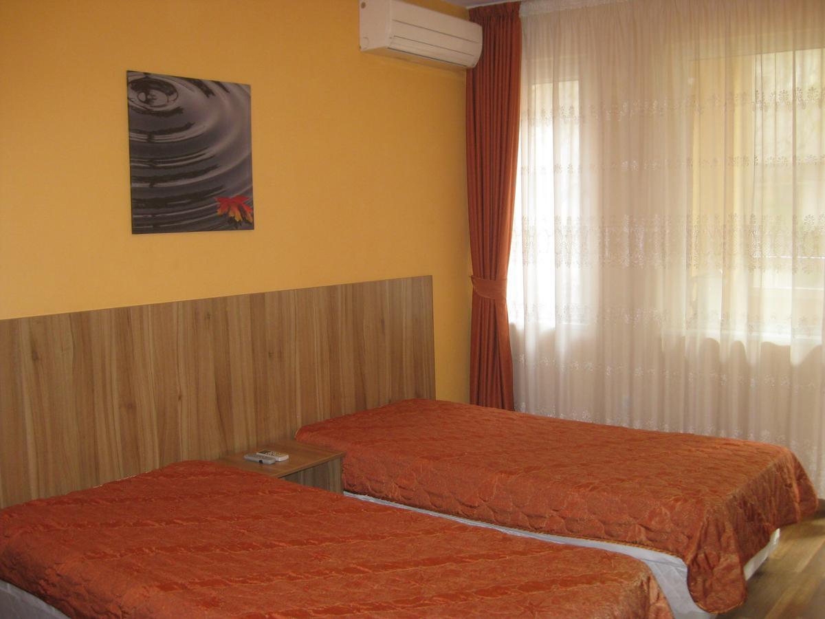 Private Rooms Silvia Varna Exterior photo